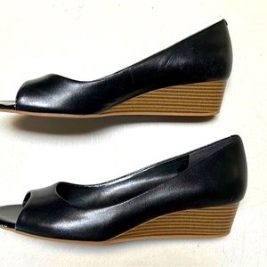 Low heel wedges